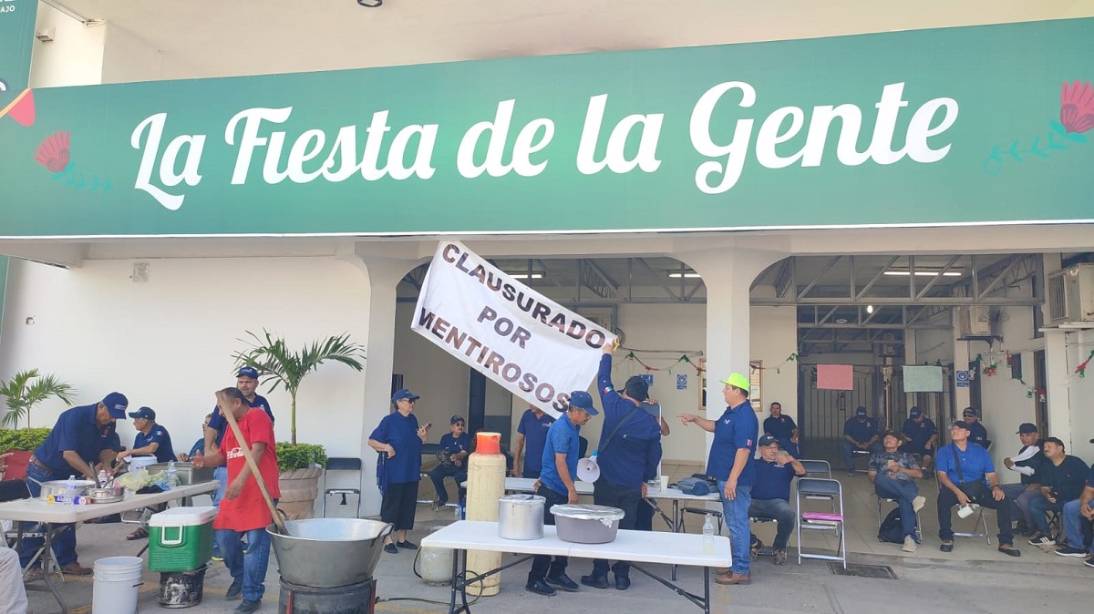 Se retiran policías jubilados; liberan Palacio Municipal de Ahome tras intervención del gobierno del Estado