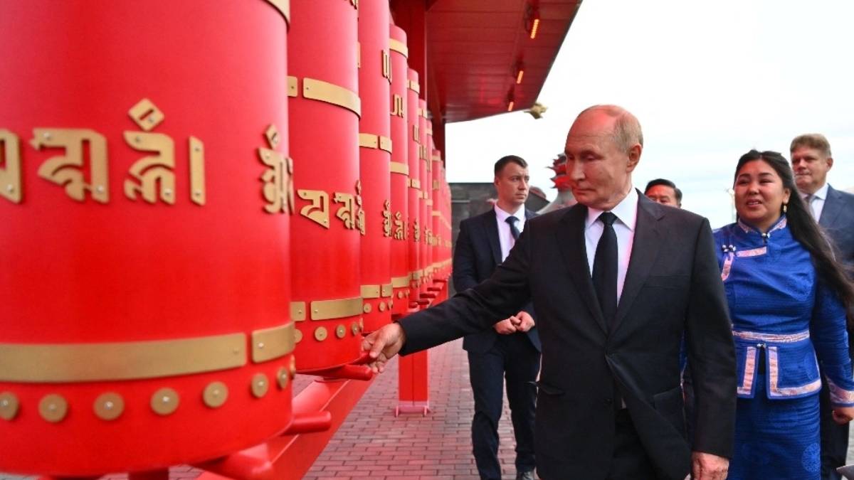 Vladimir Putin llega a Mongolia desafiando orden de arresto internacional