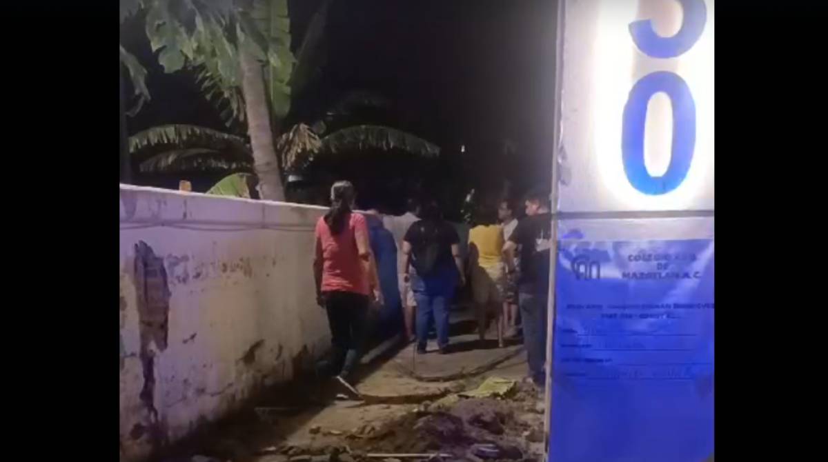 ‘Privatiza’ torre de condominios su playa en Mazatlán; vecinos denuncian el bloqueo del acceso principal