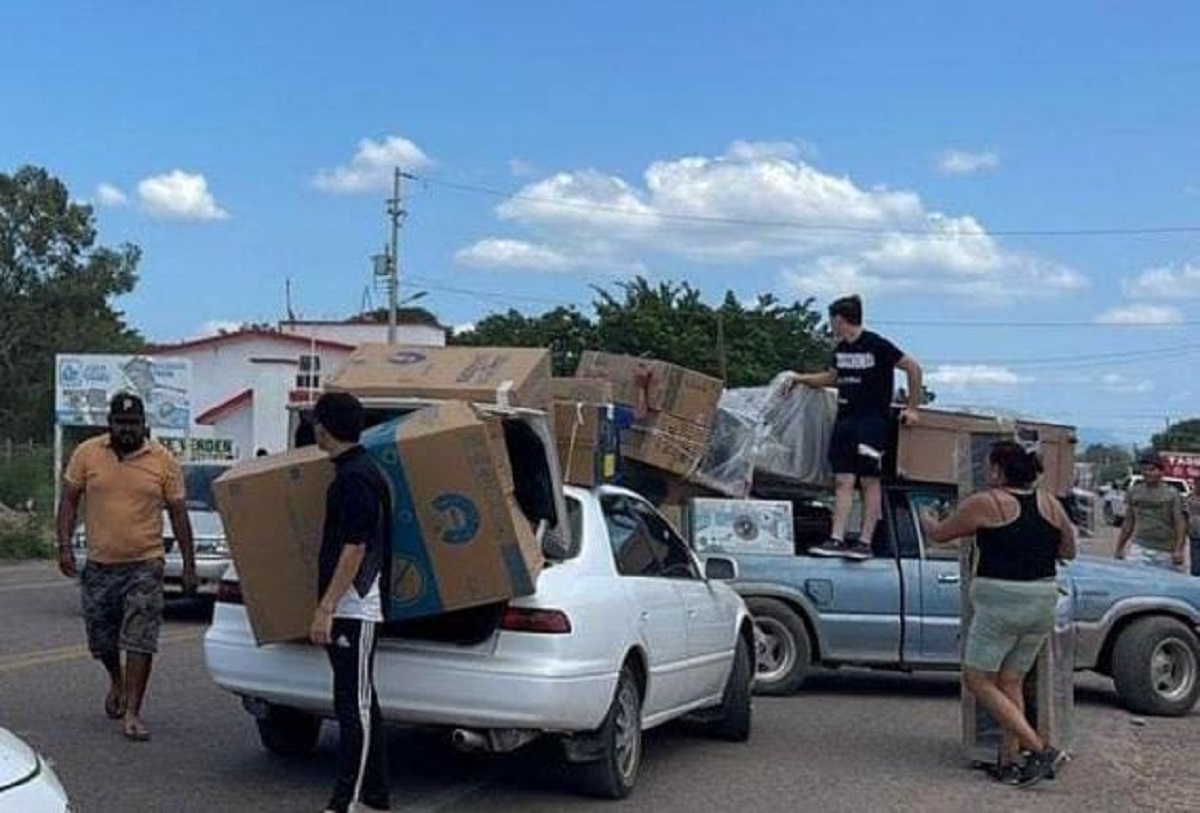 Se reporta rapiña de camión despojado en Quilá