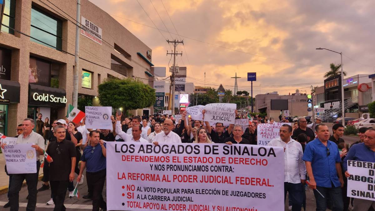 Realiza PJF, Abogados, estudiantes y colectivos de búsqueda mega marcha en contra de la reforma judicial