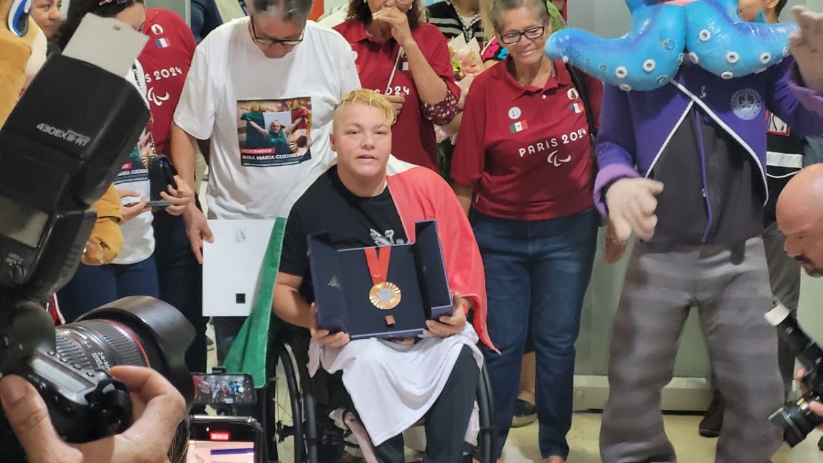 Llega a Mazatlán Rosa María Guerrero, medallista paralímpica de París 2024