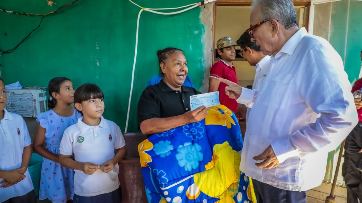 Lleva el estado apoyo a damnificados por “Ileana” en Corerepe, Guasave