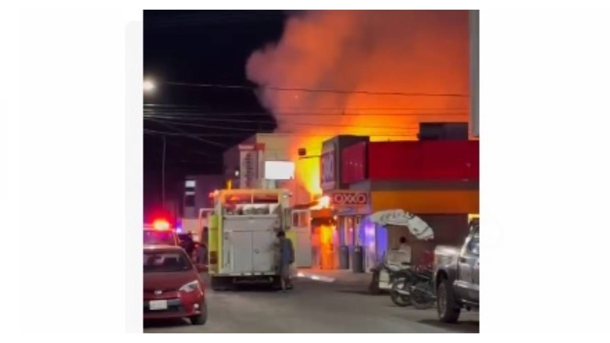 Se incendia frutería en pleno centro de Escuinapa