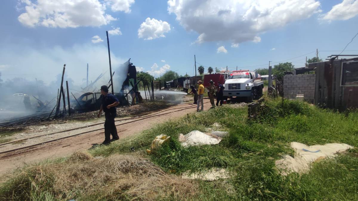 Se incendian cinco viviendas en la invasión Marcelo Loya de Los Mochis