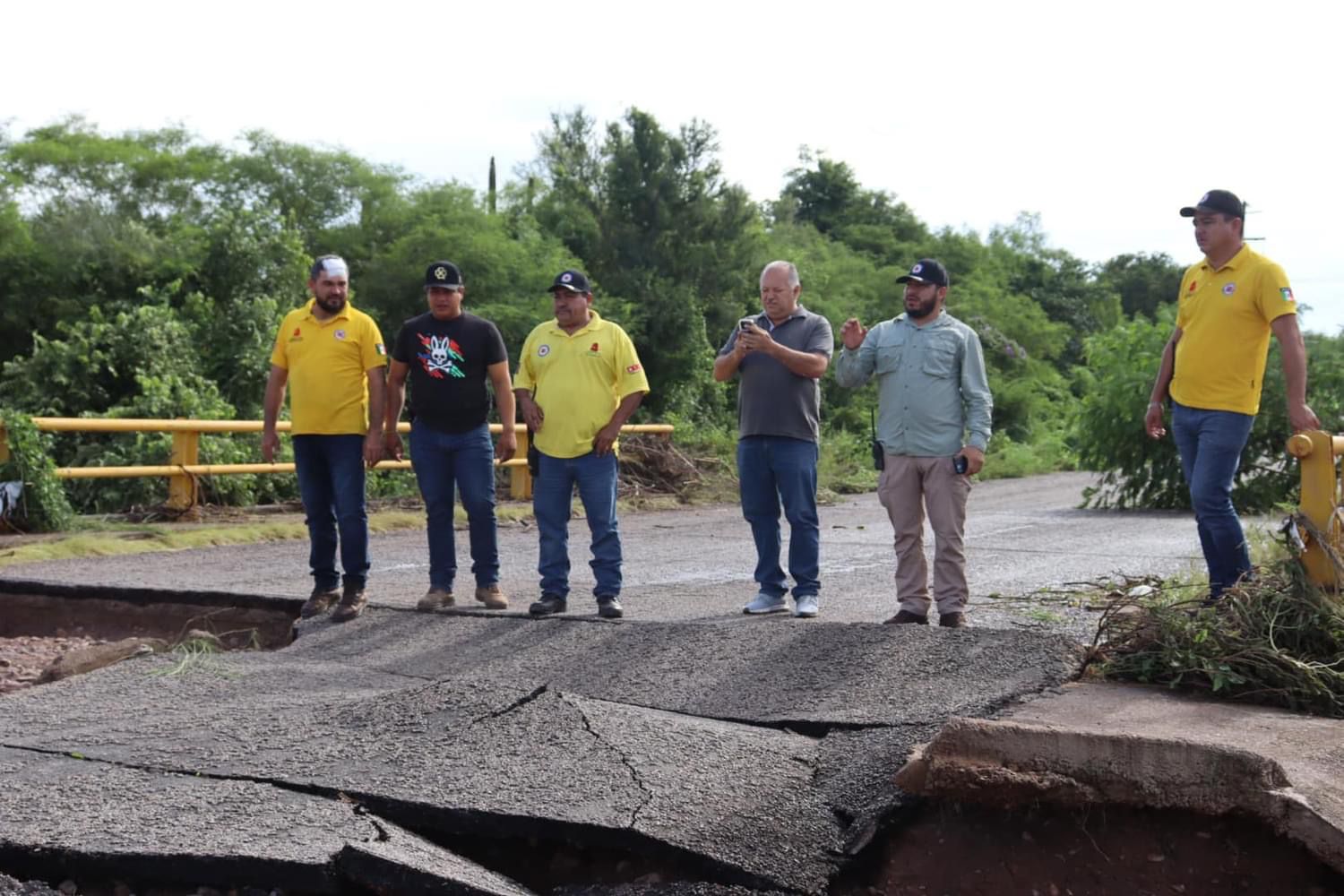 Supervisa alcalde Rolando Mercado tramos incomunicados en el municipio de Sinaloa tras Ileana