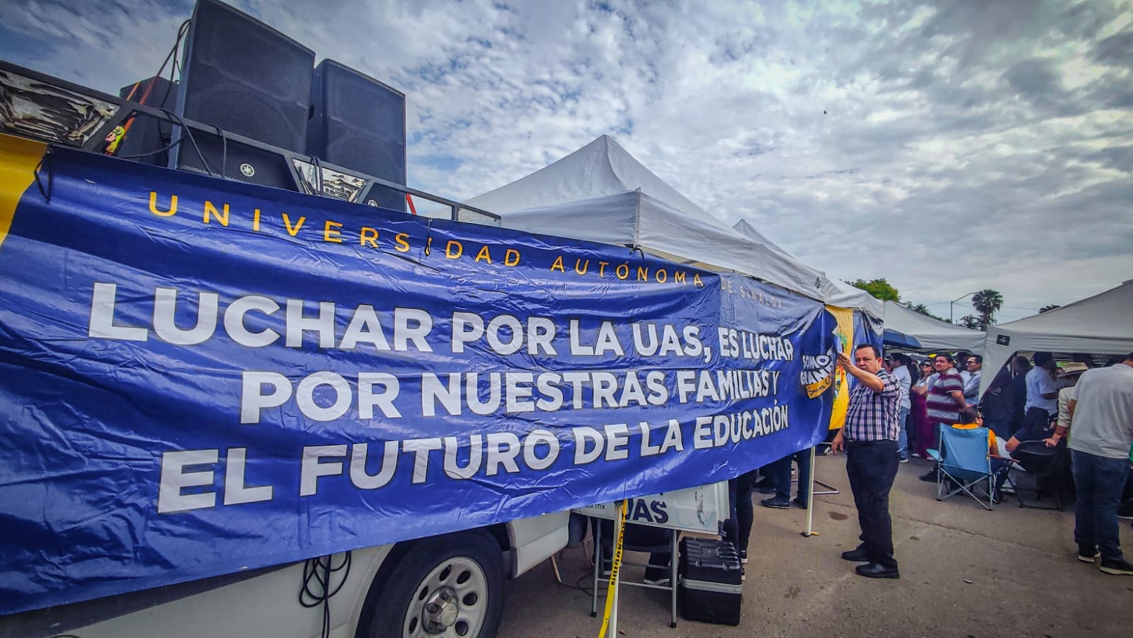 Universitarios se manifiestan por segundo día en el Congreso de Sinaloa contra reforma a Ley Orgánica de la UAS