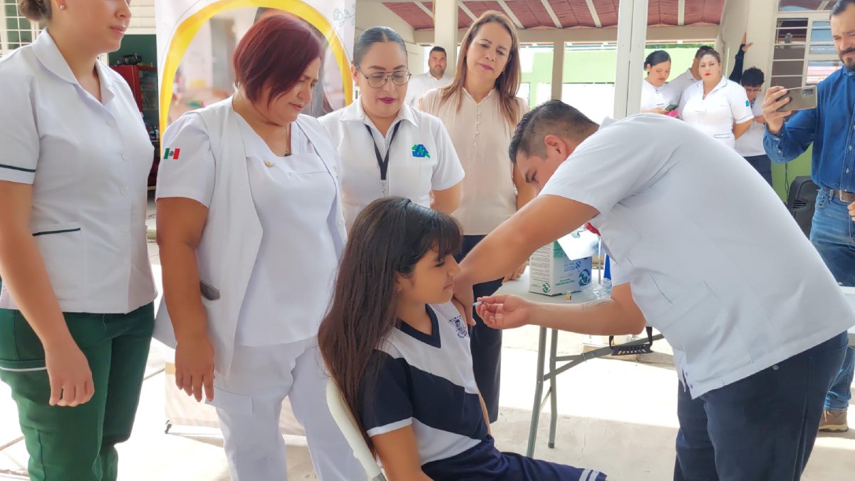 Inicia en Salvador Alvarado, jornada de vacunación contra el virus del papiloma humano en niñas de quinto año