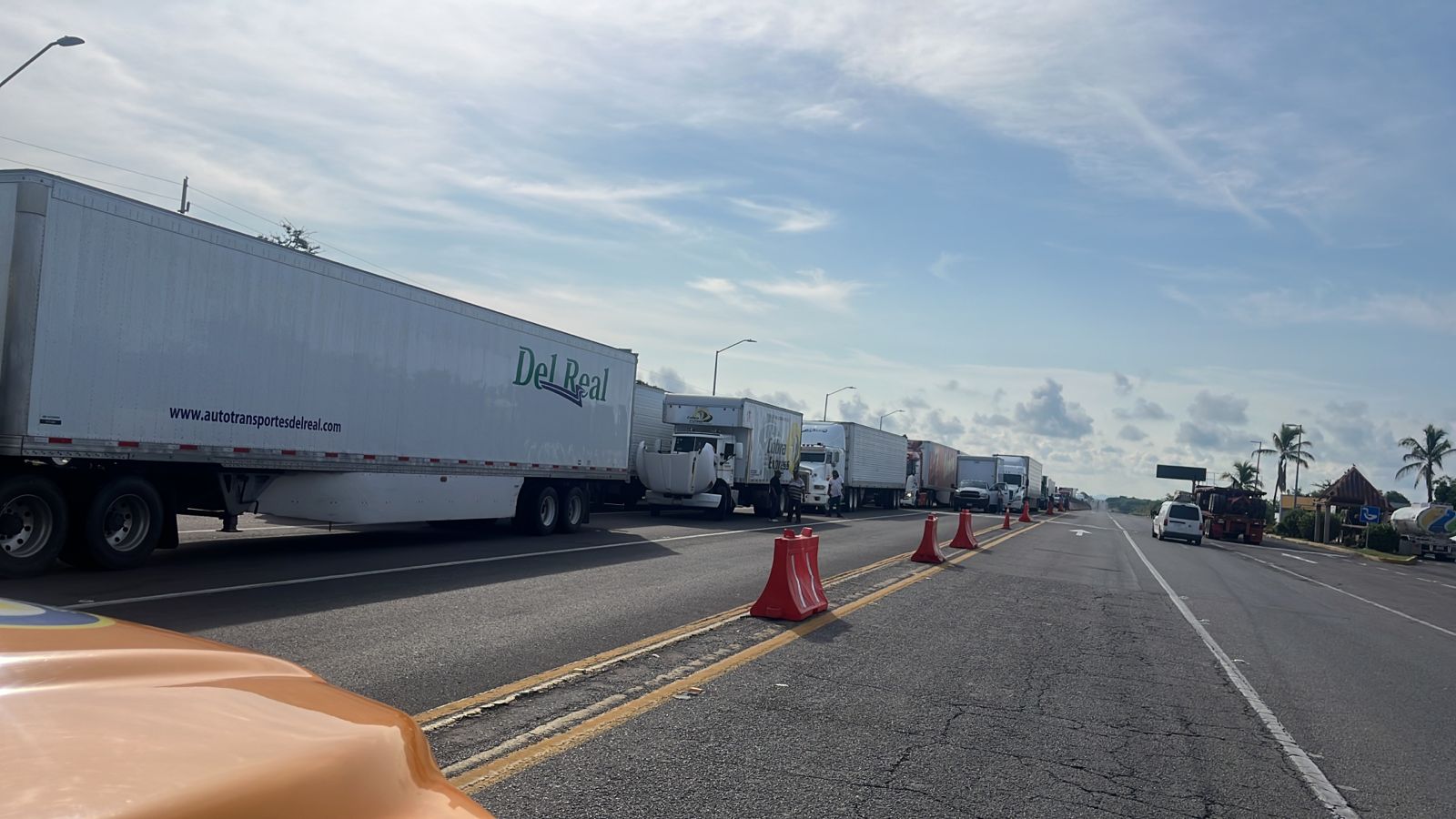 ‘Una hora antes y nos toca el fuego cruzado’, así vivieron viajeros toma de autopista Culiacán-Mazatlán