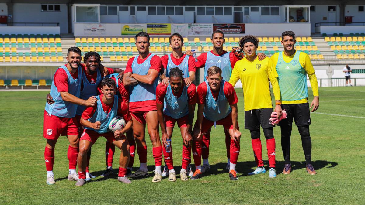 VIDEO: ¡Ya es ídolo! Guillermo Ochoa llega al equipo más pobre de la Liga NOS y provoca la locura en los aficionados