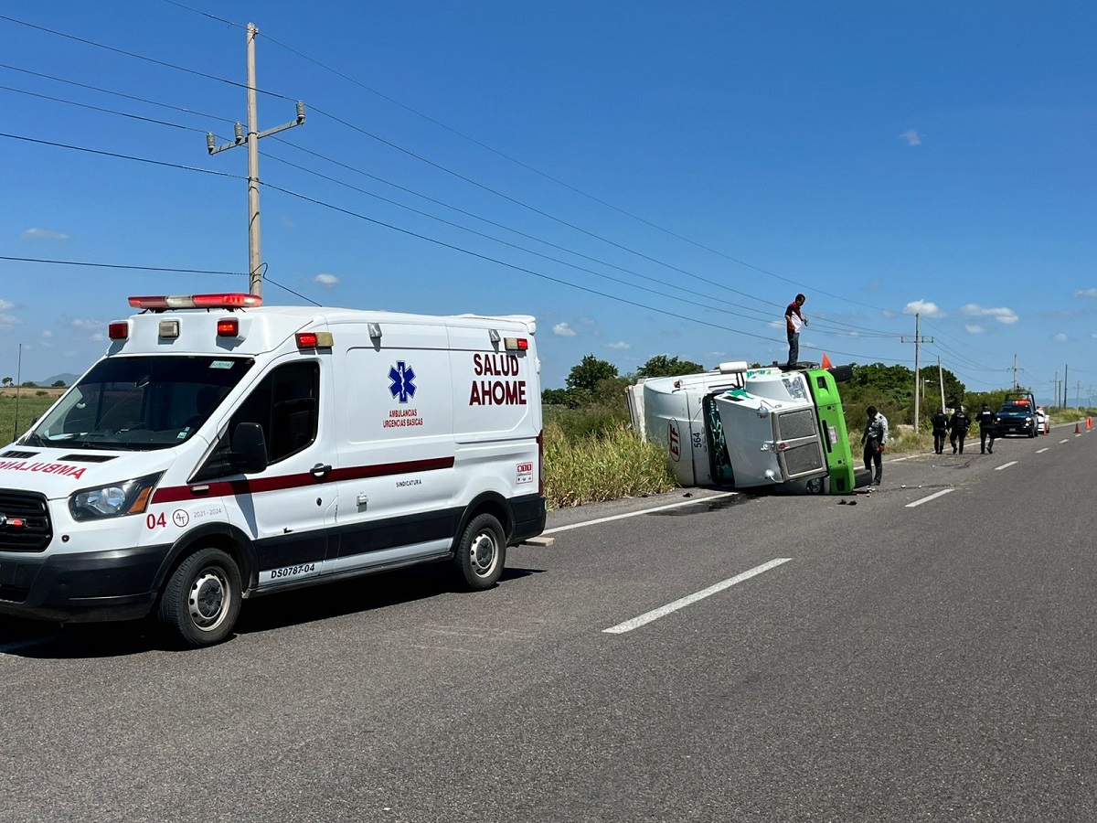 Volcadura de un tractocamión en la México 15 Ahome, deja una persona lesionada