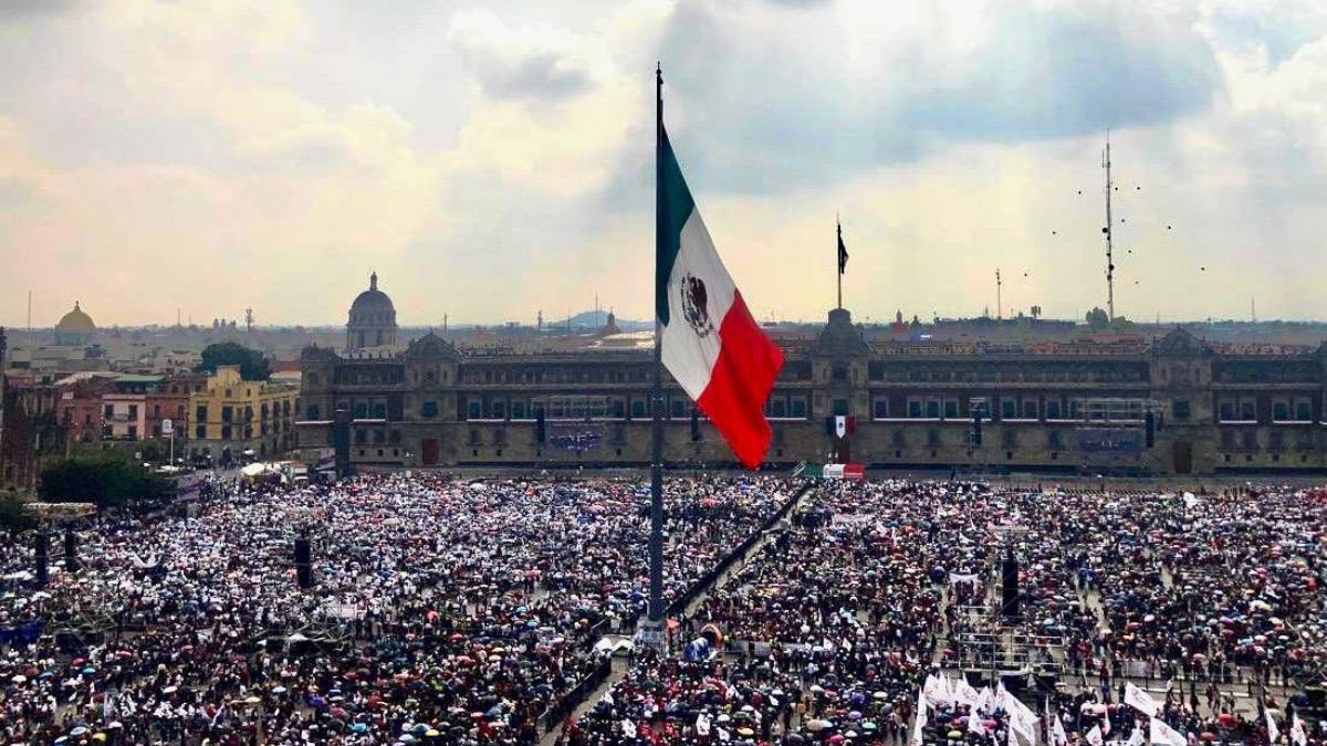 AMLO celebra su Sexto Informe de Gobierno con multitudinaria bienvenida en el Zócalo