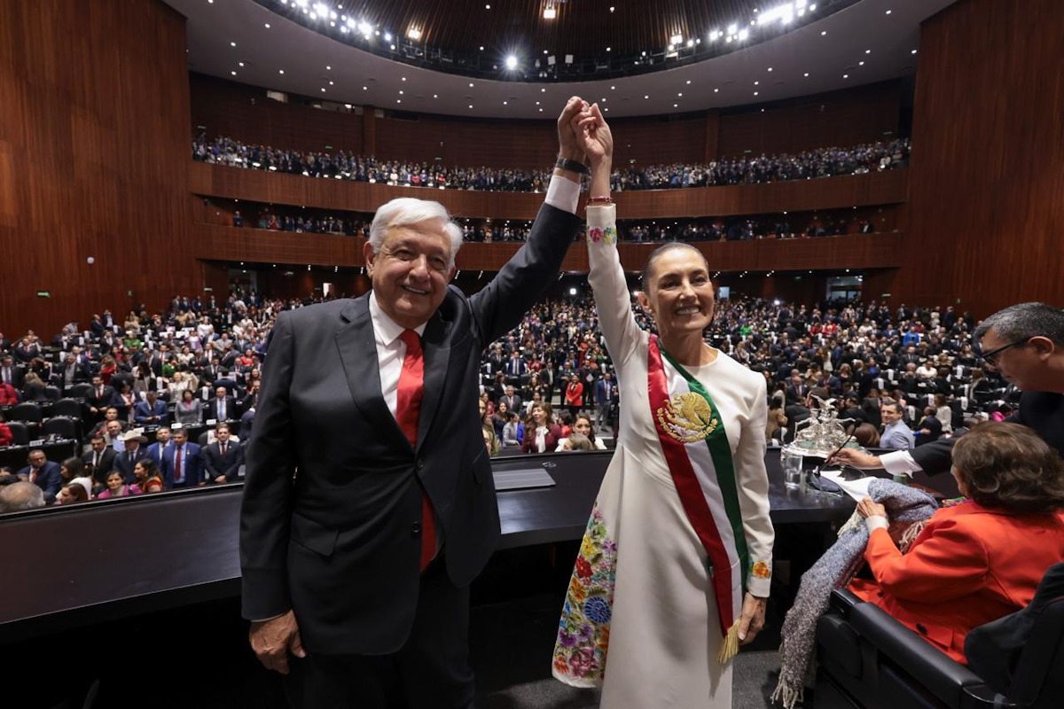 ‘Es un honor estar con Obrador’: Con porras despiden a AMLO