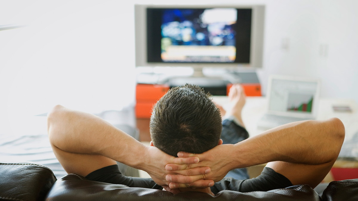 Consecuencias de mirar televisión por largas horas en la salud, esto dice estudio de Harvard