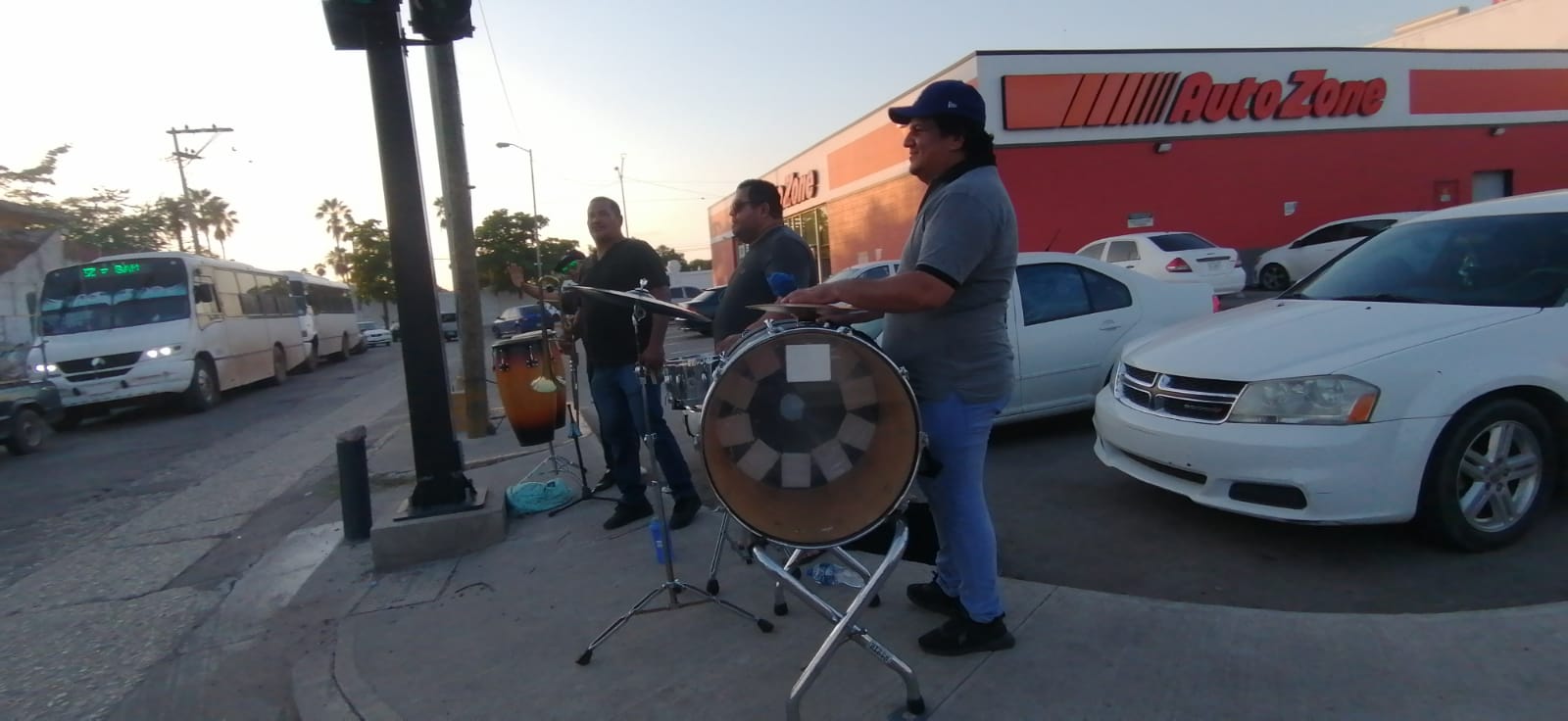 Retumba la banda en un crucero de Mazatlán
