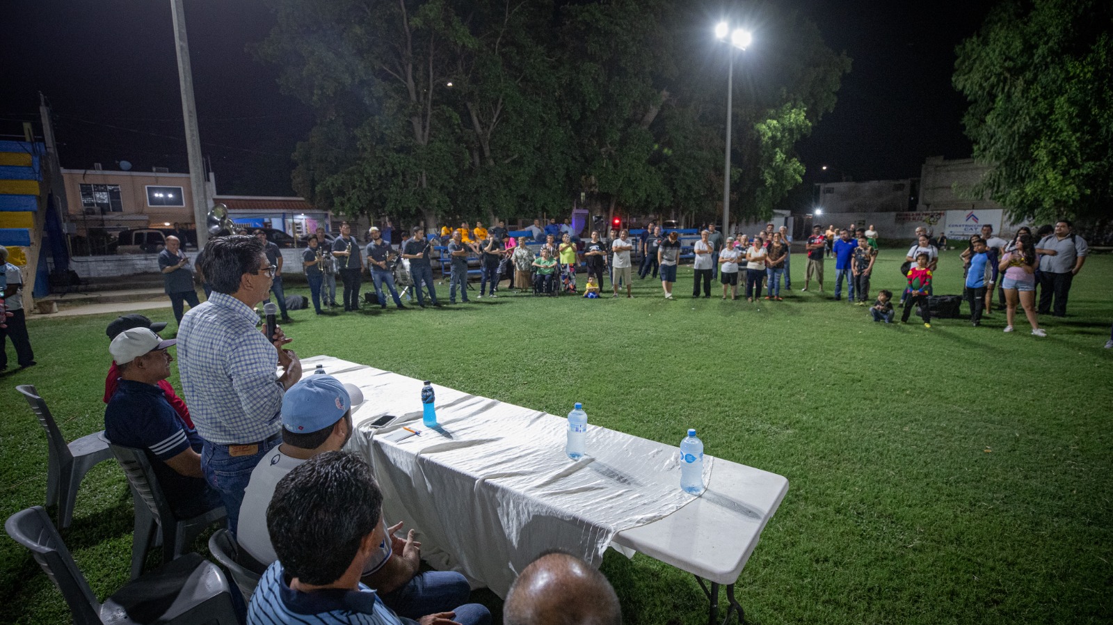 “Y se hizo la luz en el campo El Chaleco”; Invierte el Ayuntamiento de Guasave 772 mil pesos en alumbrado