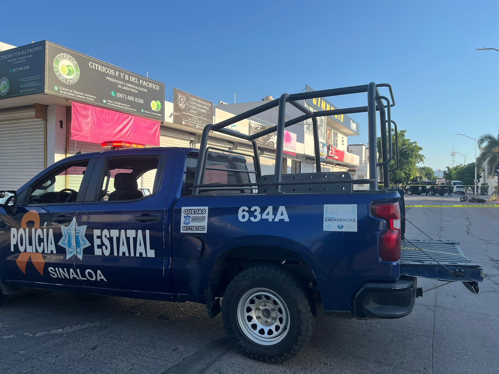 Ejecutan a balazos a un hombre a las fueras de unos locales en Camino Real, en Culiacán