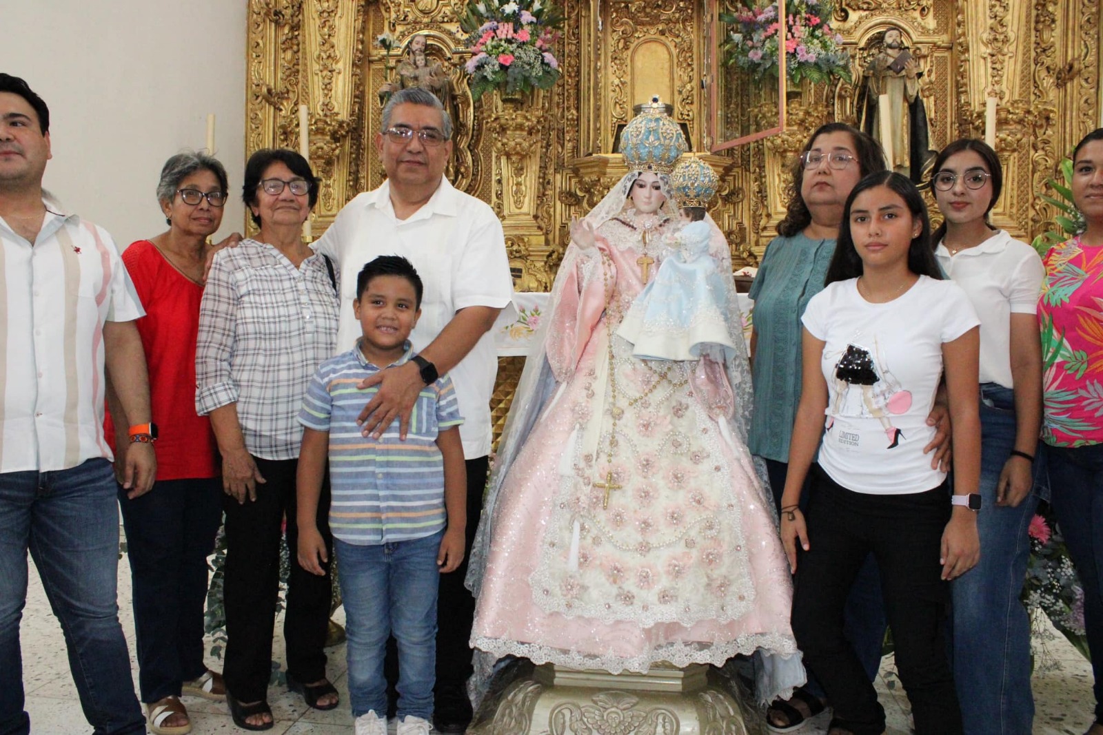 El Rosario está de manteles largos este domingo; celebró a su Virgen hasta el anochecer