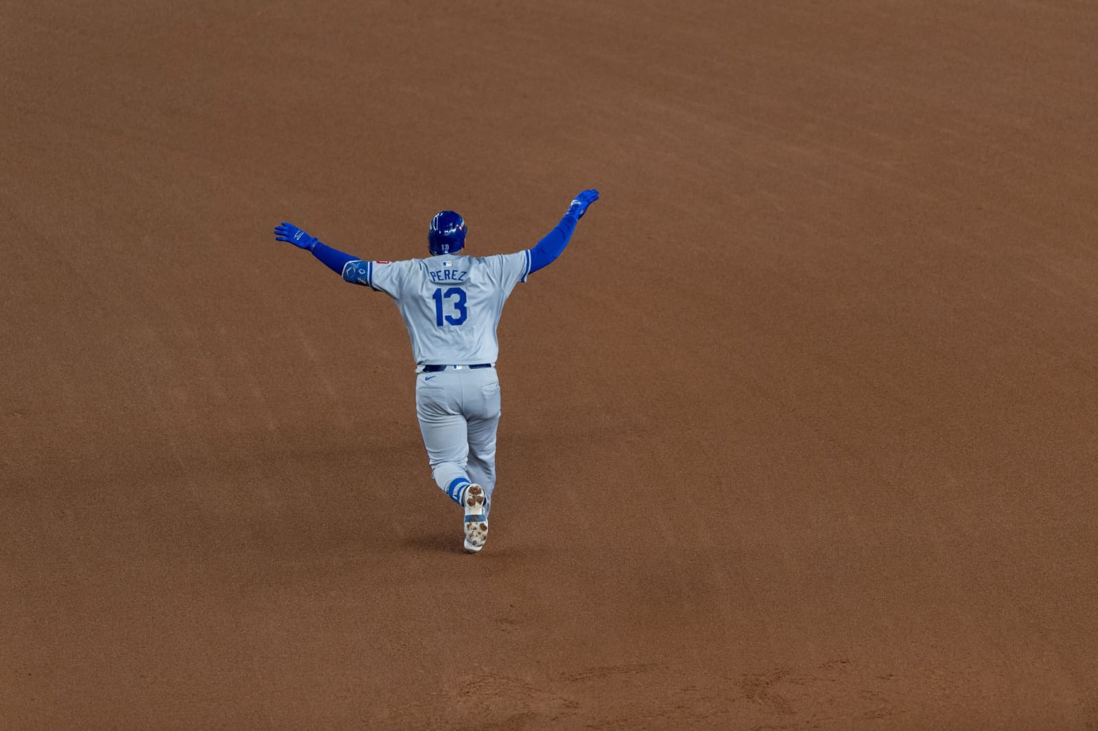 Salvador Pérez encaminó a los Royals y emparejaron la Serie Divisional ante Yankees