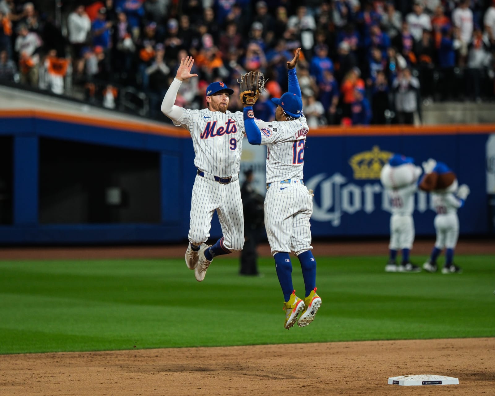 Mets apalea a los Phillies y toma ventaja en la Nacional