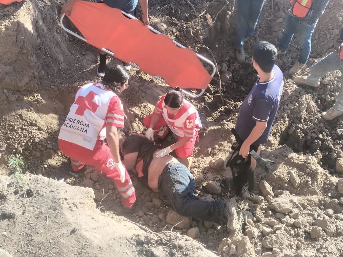 Trabajador se lesiona al caer del puente que reparaba en la México 15, en Guasave