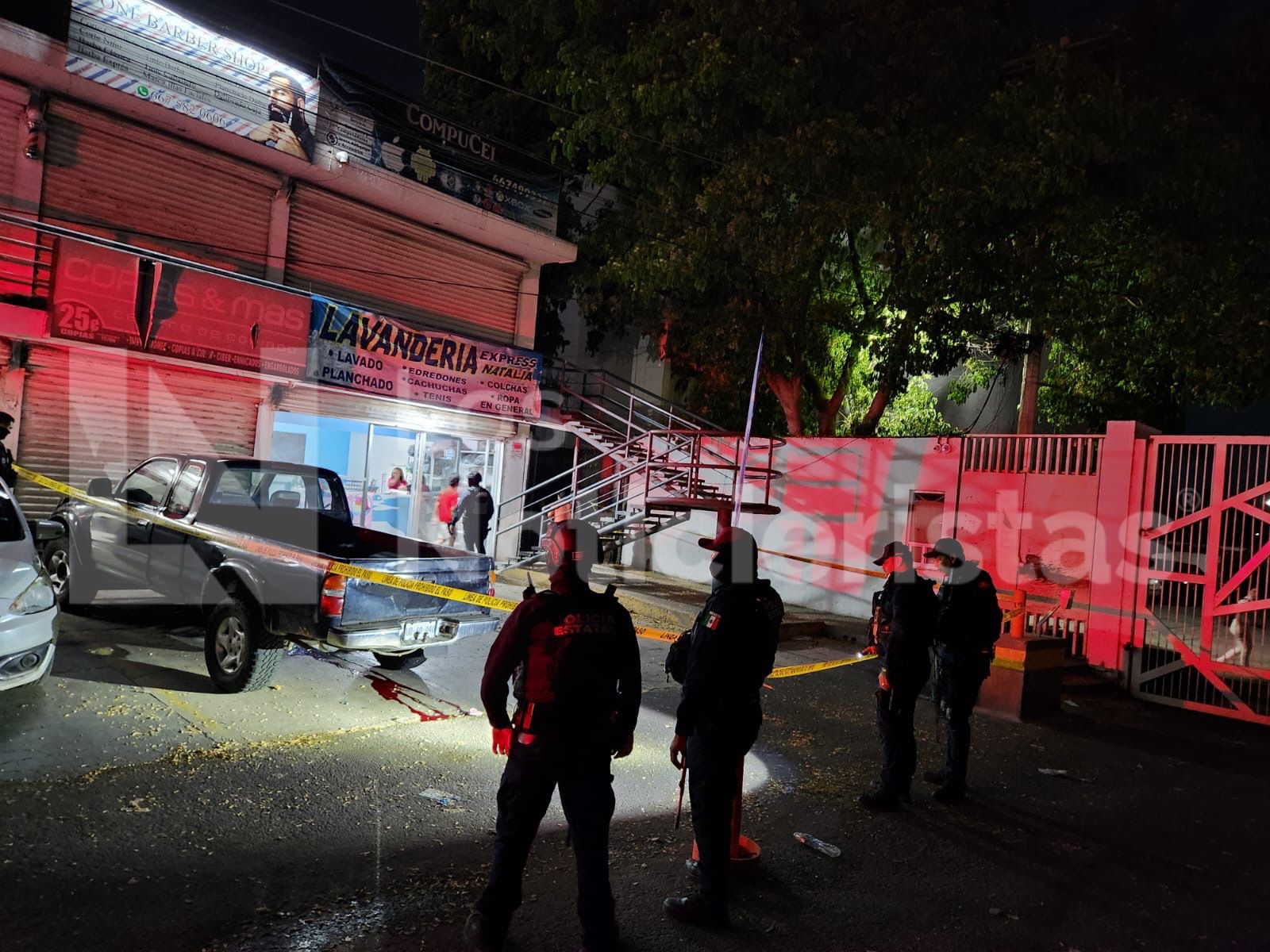 Asesinan a balazos a un hombre afuera de unos departamentos en la Ignacio Allende, en Culiacán