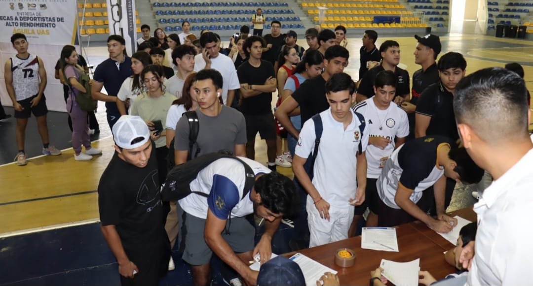 La UAS entrega becas a sus deportistas de alto rendimiento