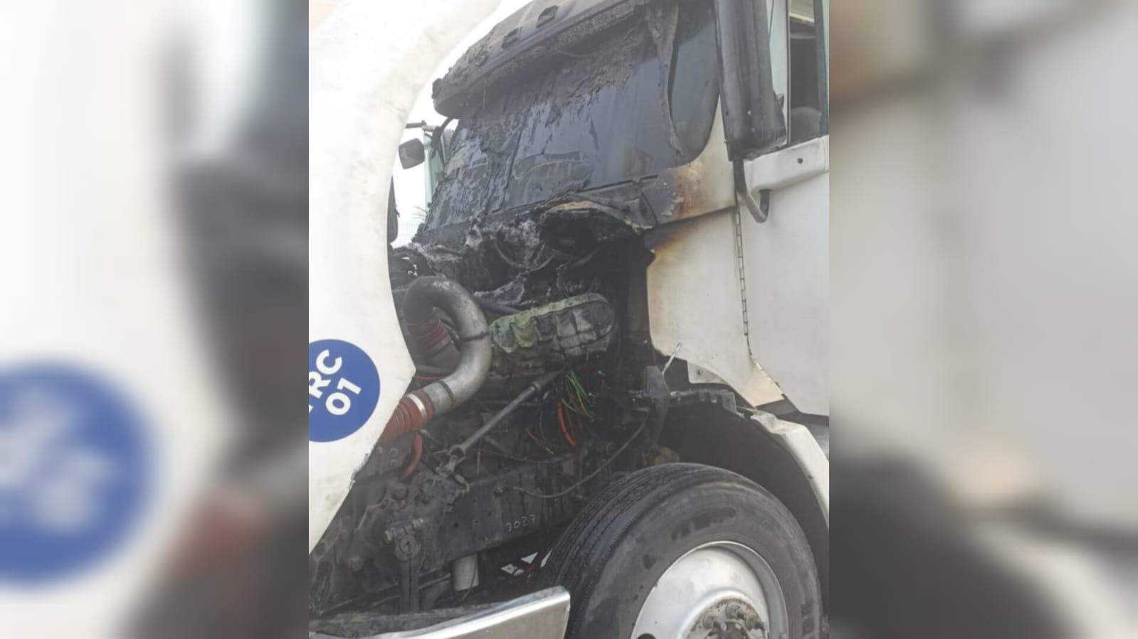Se incendia tráiler estacionado en el Libramiento Mazatlán-Villa Unión; el chofer ayudó a sofocar las llamas