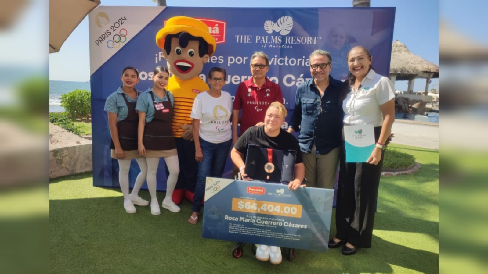 Grupo Panamá premia a Rosa María Guerrero por sus logros como doble medallista paraolímpica