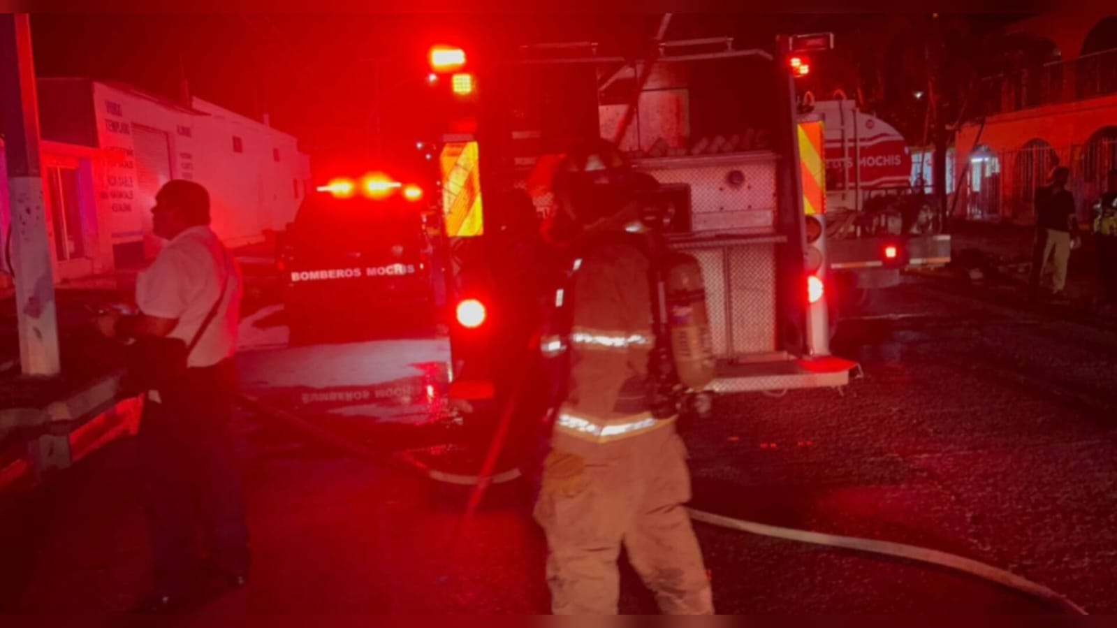 Pleito entre pareja termina en incendio de una vivienda en Los Mochis