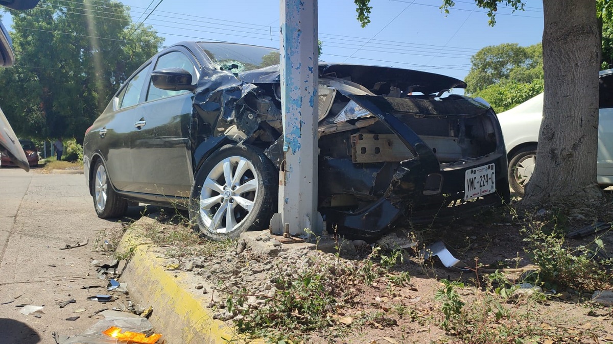 Se registra accidente vial en la colonia Anáhuac en Los Mochis