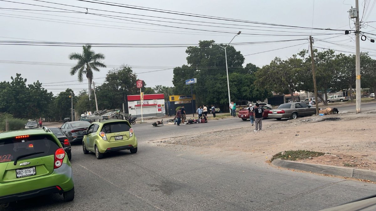 Densa neblina provoca accidente de motocicletas en Los Mochis; hay tres lesionados