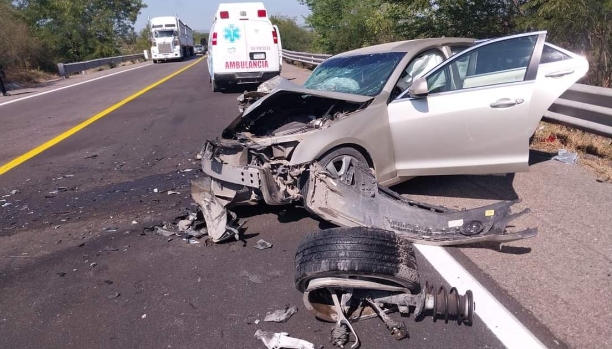 Accidente en carretera de cuota, deja a dos mujeres lesionadas en Villa Unión