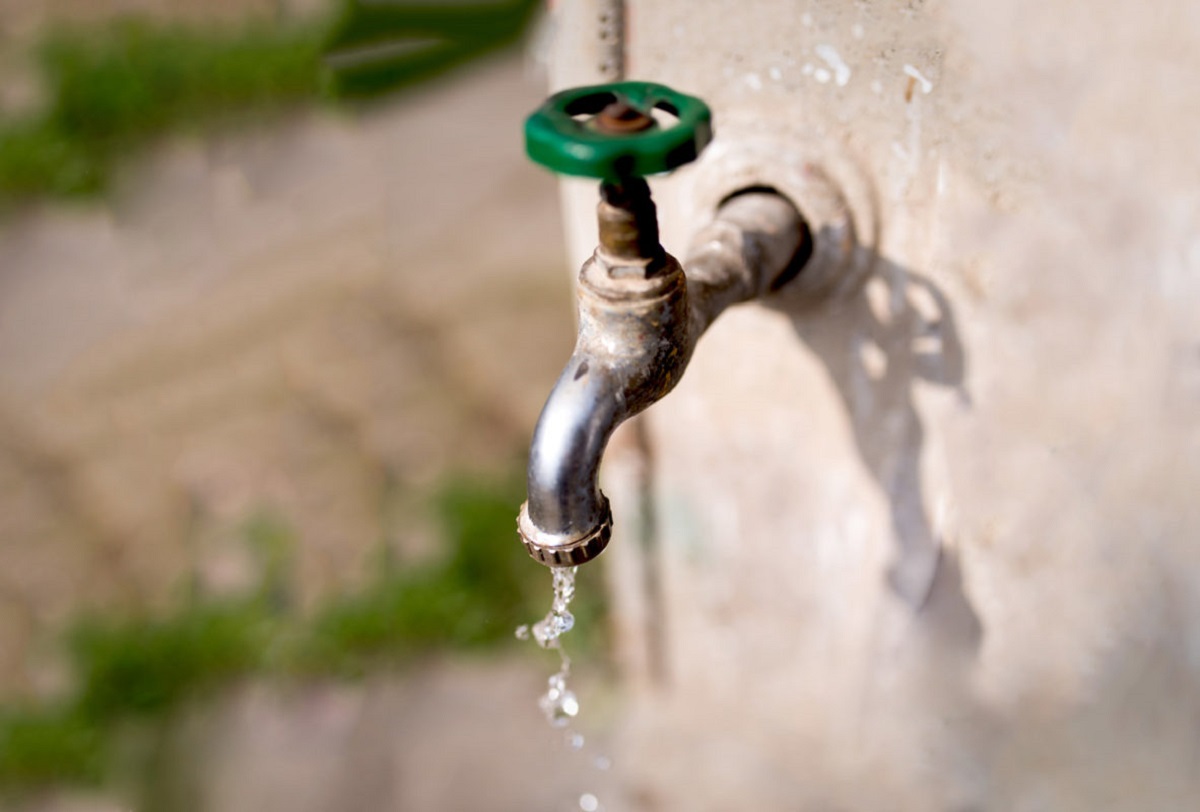 Por reparación del drenaje se quedan sin agua por horas en tres colonias de Mazatlán