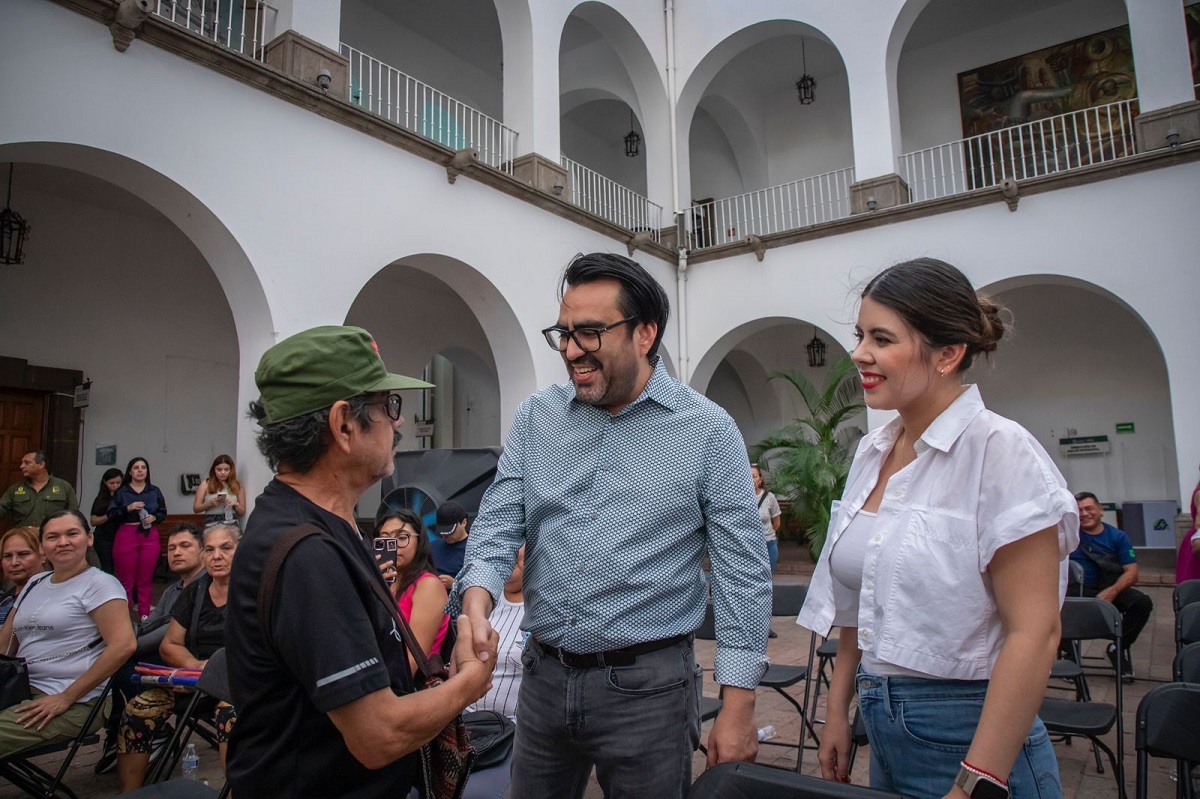 Continúa la entrega de cheques de Apoyos Económicos Emergentes a comerciantes en Culiacán