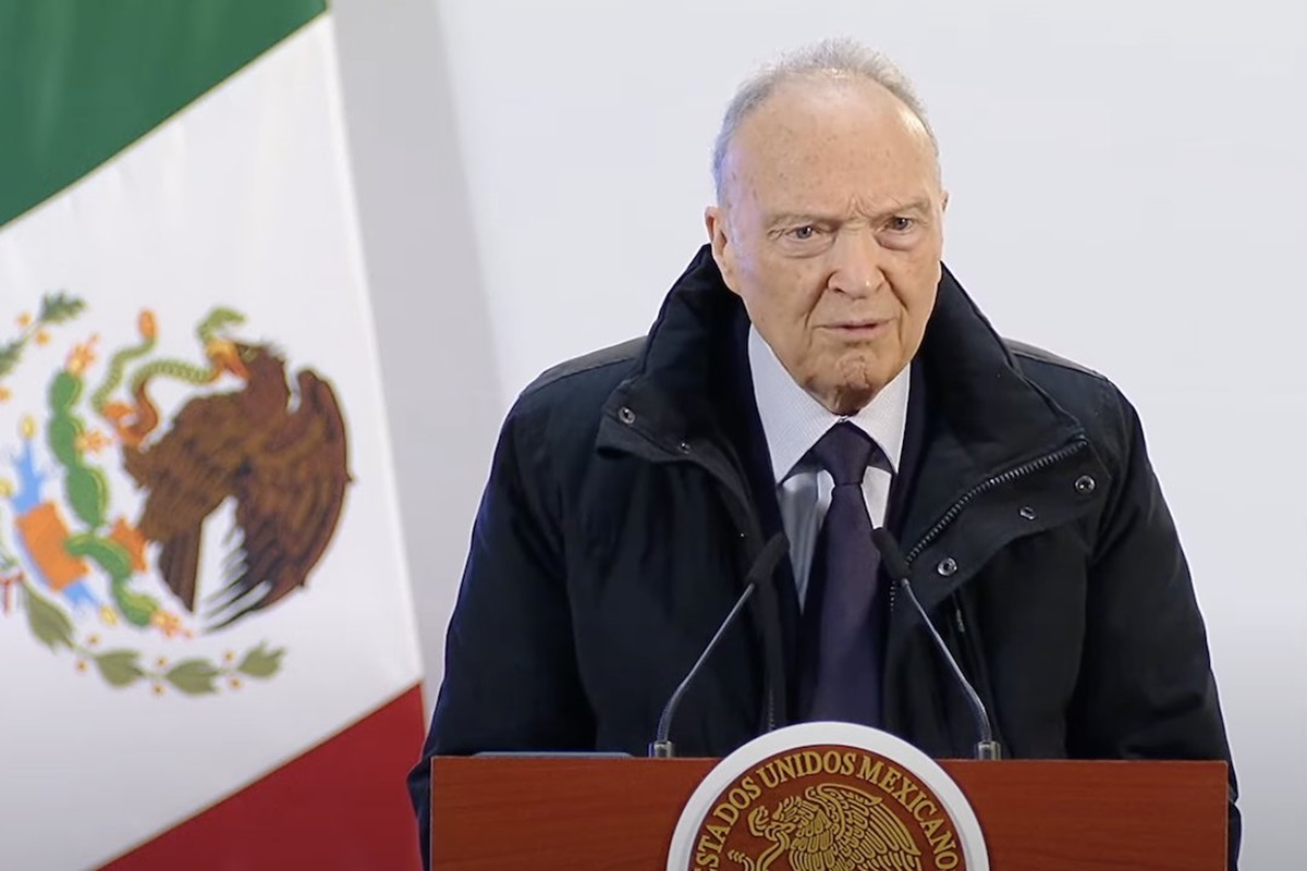 Renuncia Alejandro Gertz Manero a la FGR; Senado reanudará sesión para dar trámite