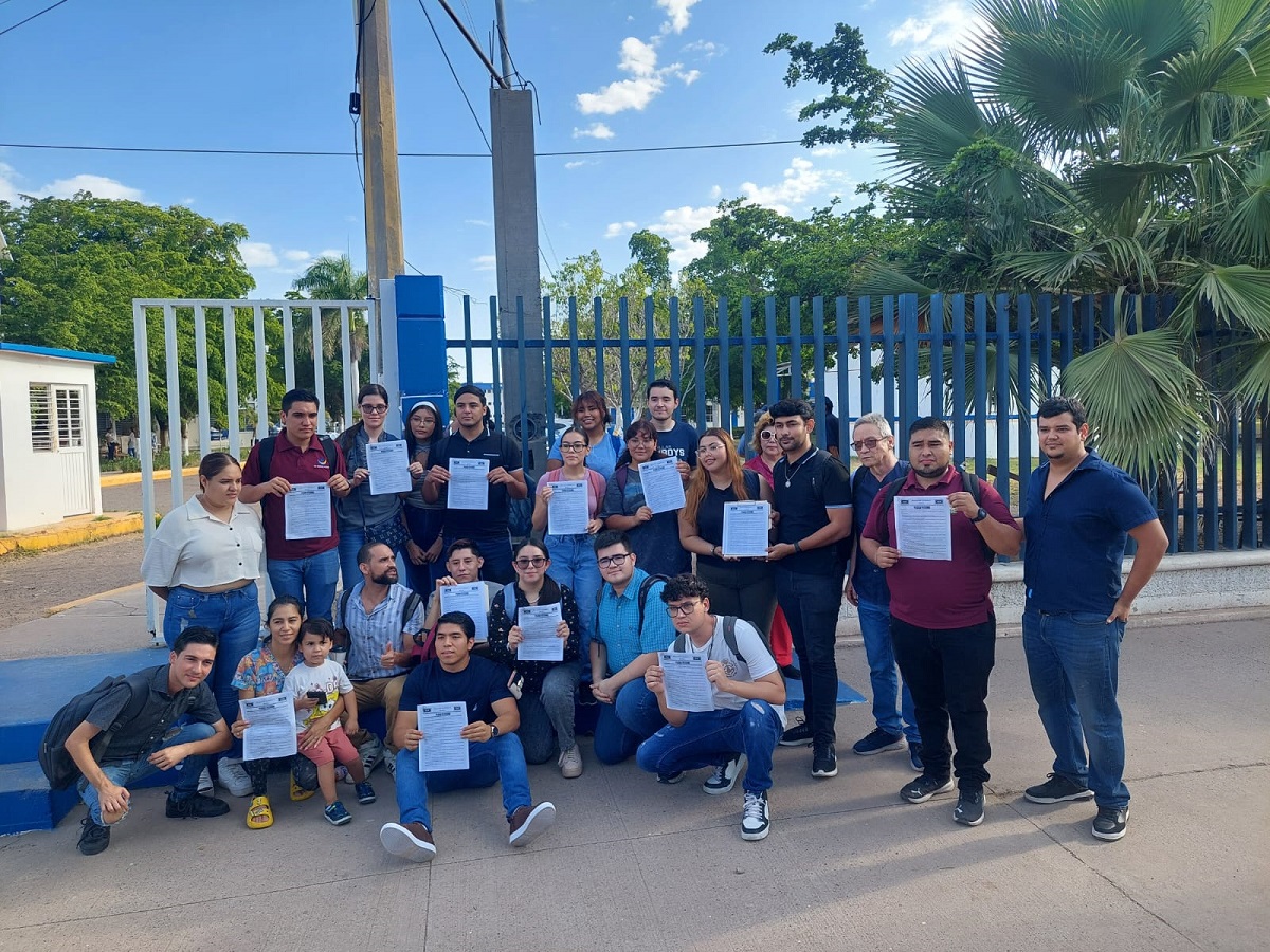 Alumnos de la UAS regresan a clases tras protesta con pliego petitorio en mano