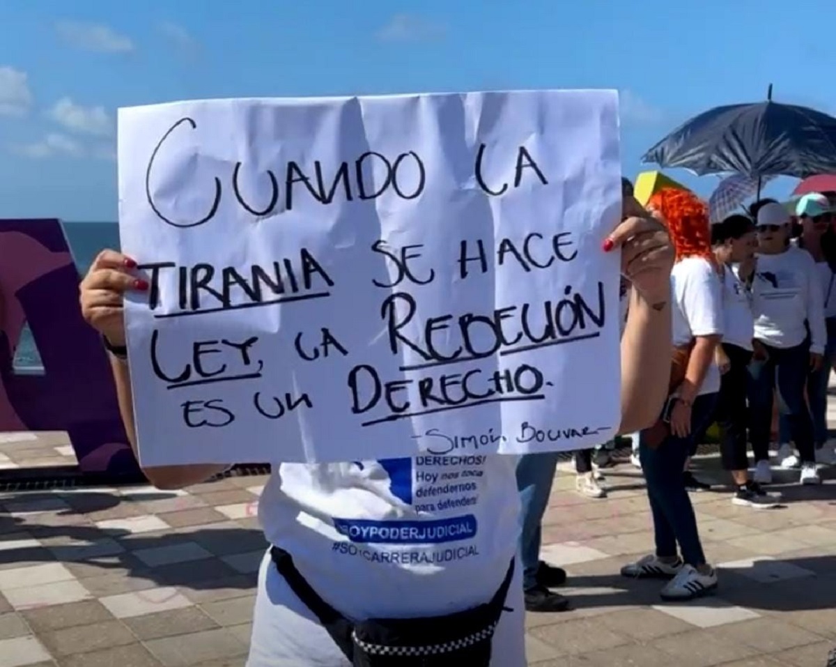 Marchan de nueva cuenta por la reforma al Poder Judicial en Mazatlán