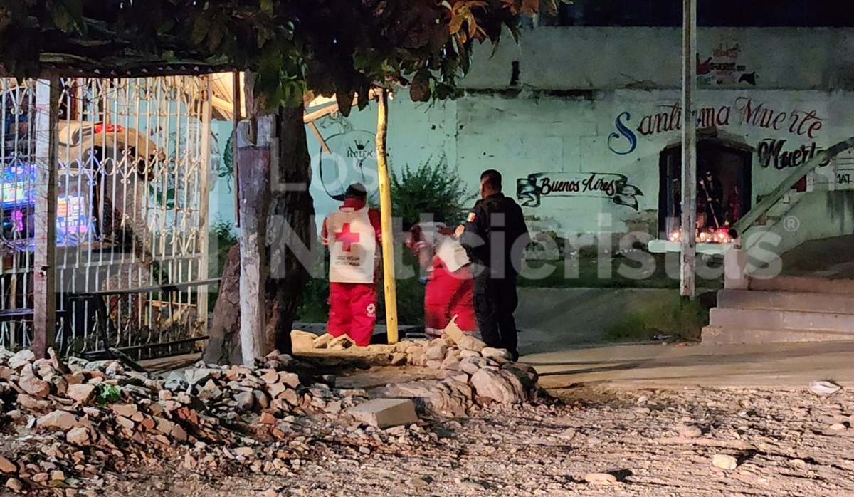 Asesinan a dos jóvenes junto a una ‘jugada’ y altar de la Santa Muerte, en la Buenos Aires de Culiacán