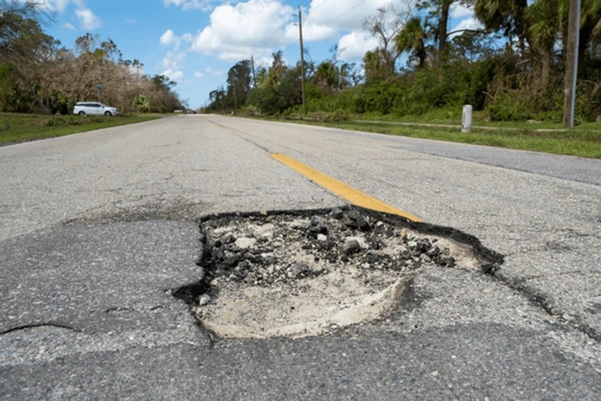 Anuncia Claudia Sheinbaum nuevo programa de bacheo de carreteras federales
