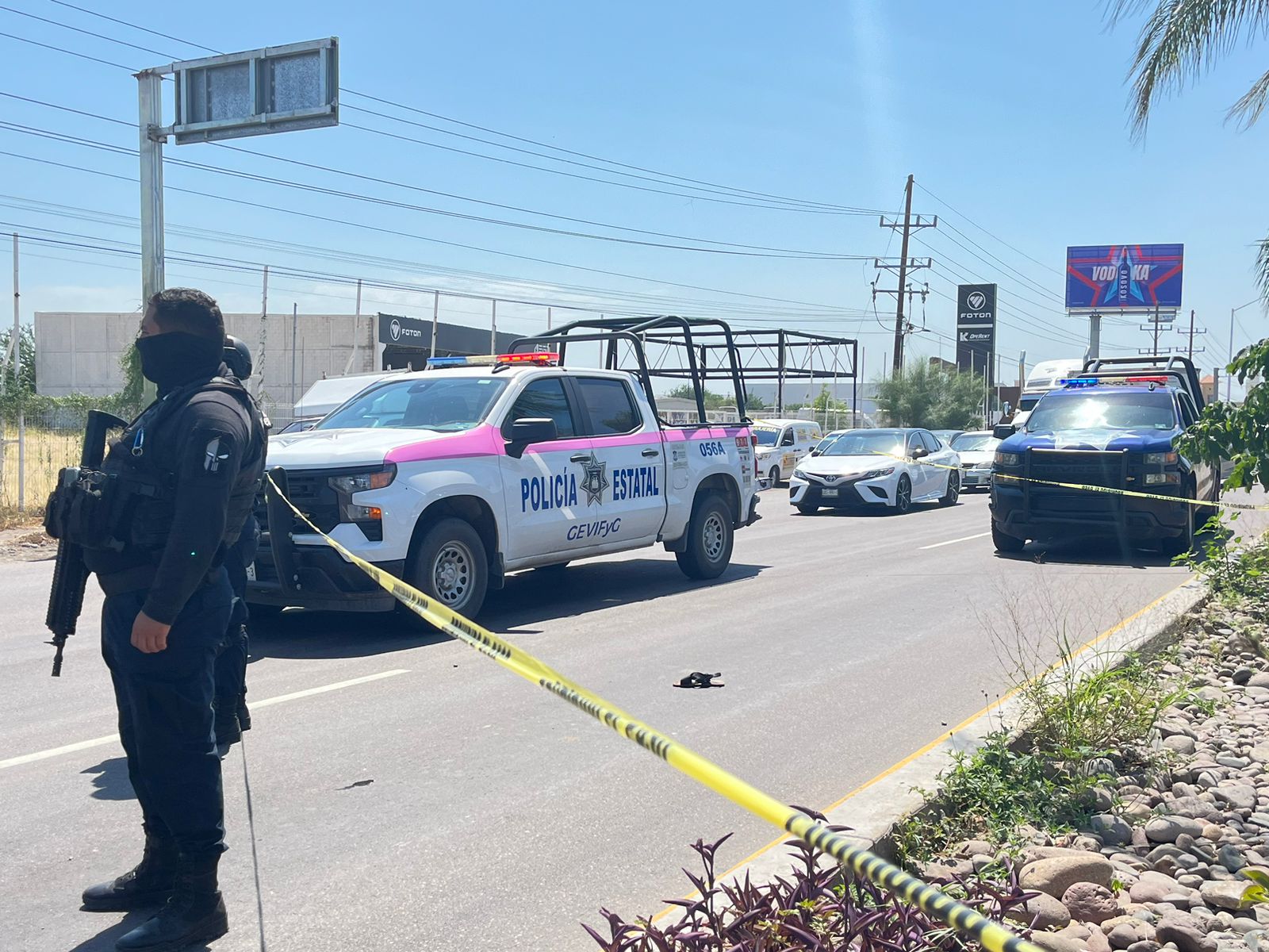 Balean a hombre en intento de asalto afuera de un Oxxo en Culiacán