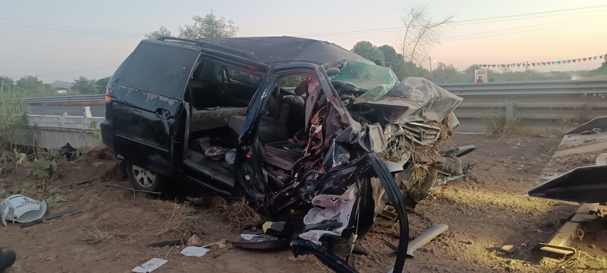 Un hombre y una mujer sin vida deja accidente en la México 15, en Ahome