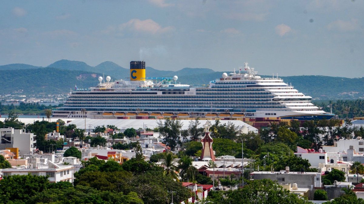 Carnival Firenze llega a Mazatlán sumando 8 mil 338 pasajeros para el destino en dos días de cruceros
