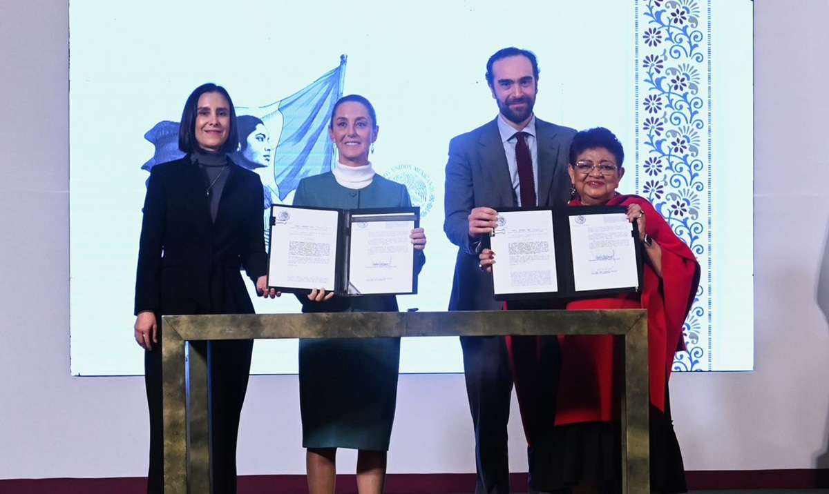 Con firma de decreto, Sheinbaum ‘regresa’ CFE y Pemex al pueblo ¿en qué consiste?