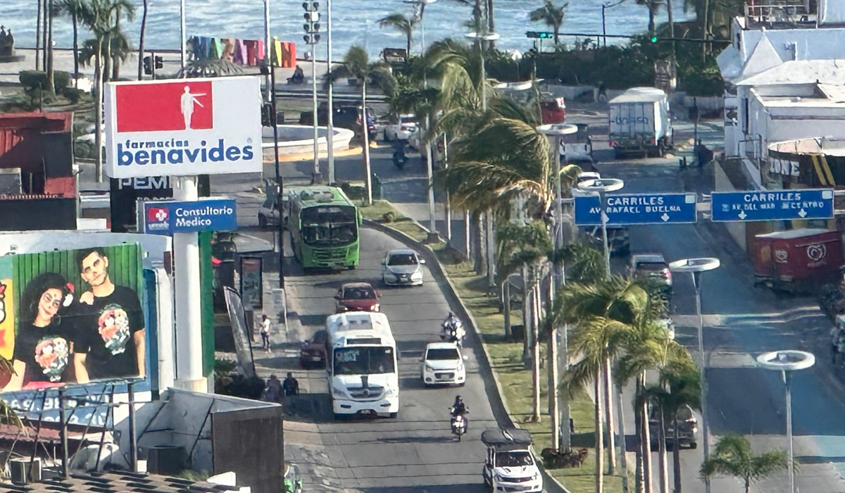 Tras cinco horas, liberan desplazados la zona turística de Mazatlán