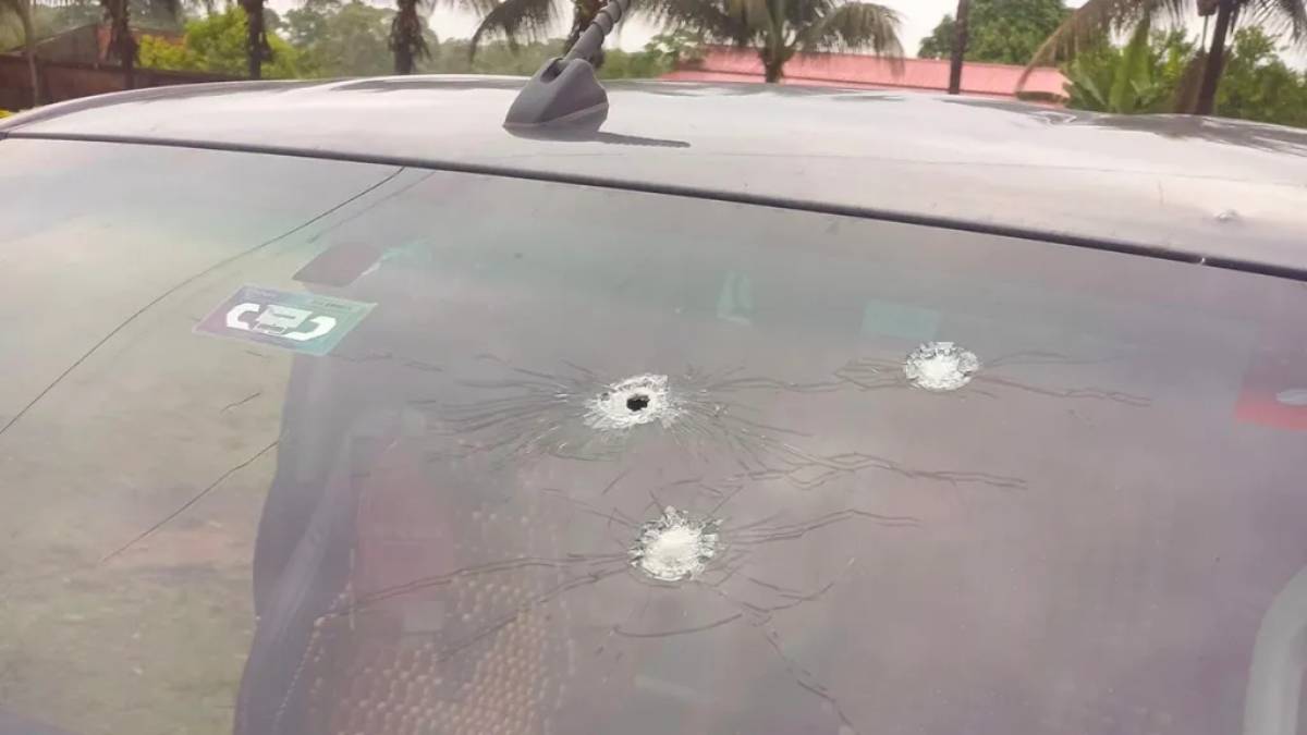 VIDEO: Evo Morales sobrevive a intento de asesinato; disparan 14 veces contra su camioneta