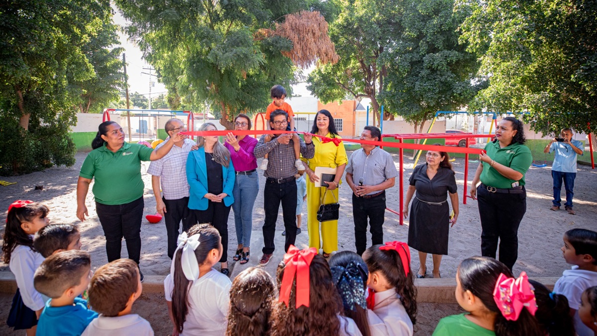 Alegran el corazón de niñas y niños de kínder en Guasave con nueva área de juegos