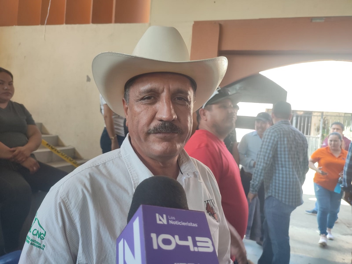Ganaderos de Choix piden al gobernador plan emergentes para atacar la sequía