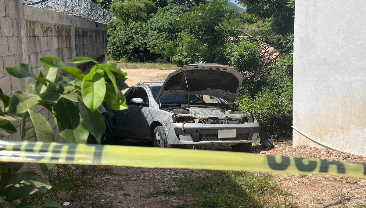 Con al menos ocho impactos de bala abandonan una camioneta al norte de Culiacán