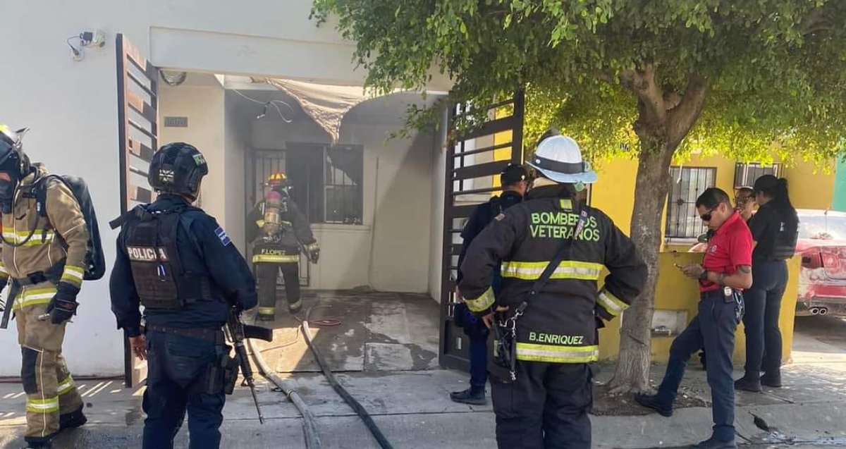 Incendio en casa habitación moviliza a los cuerpos de emergencia en Mazatlán